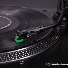 AUDIO-TECHNICA AT-LP120-USBHC en stock - 299,00€ (Platines vinyles